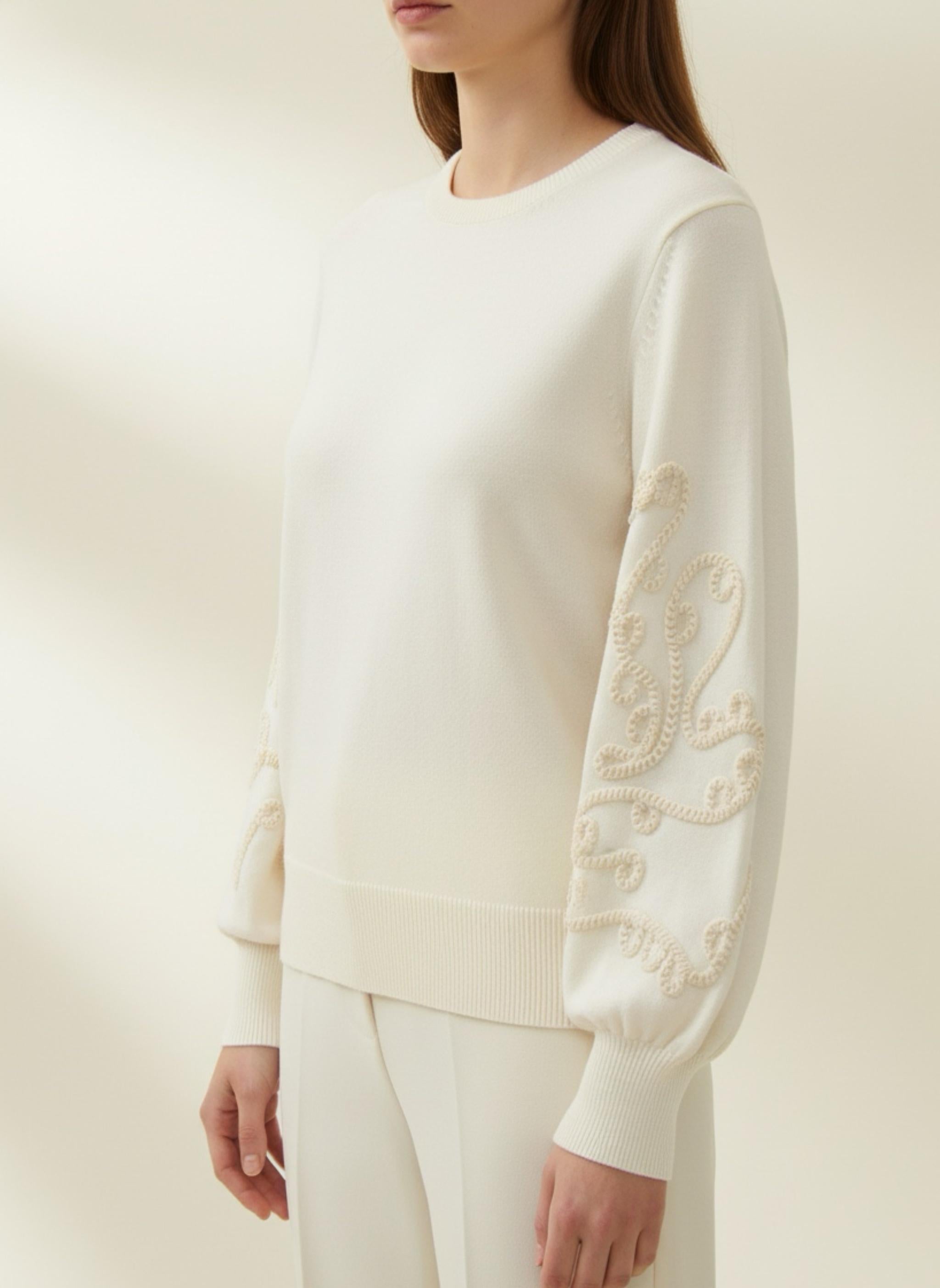 Maglia con ricamo manica Quiet